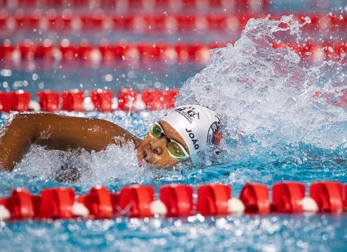 Paratleta João Felippe representa Paracambi nas piscinas do Brasil